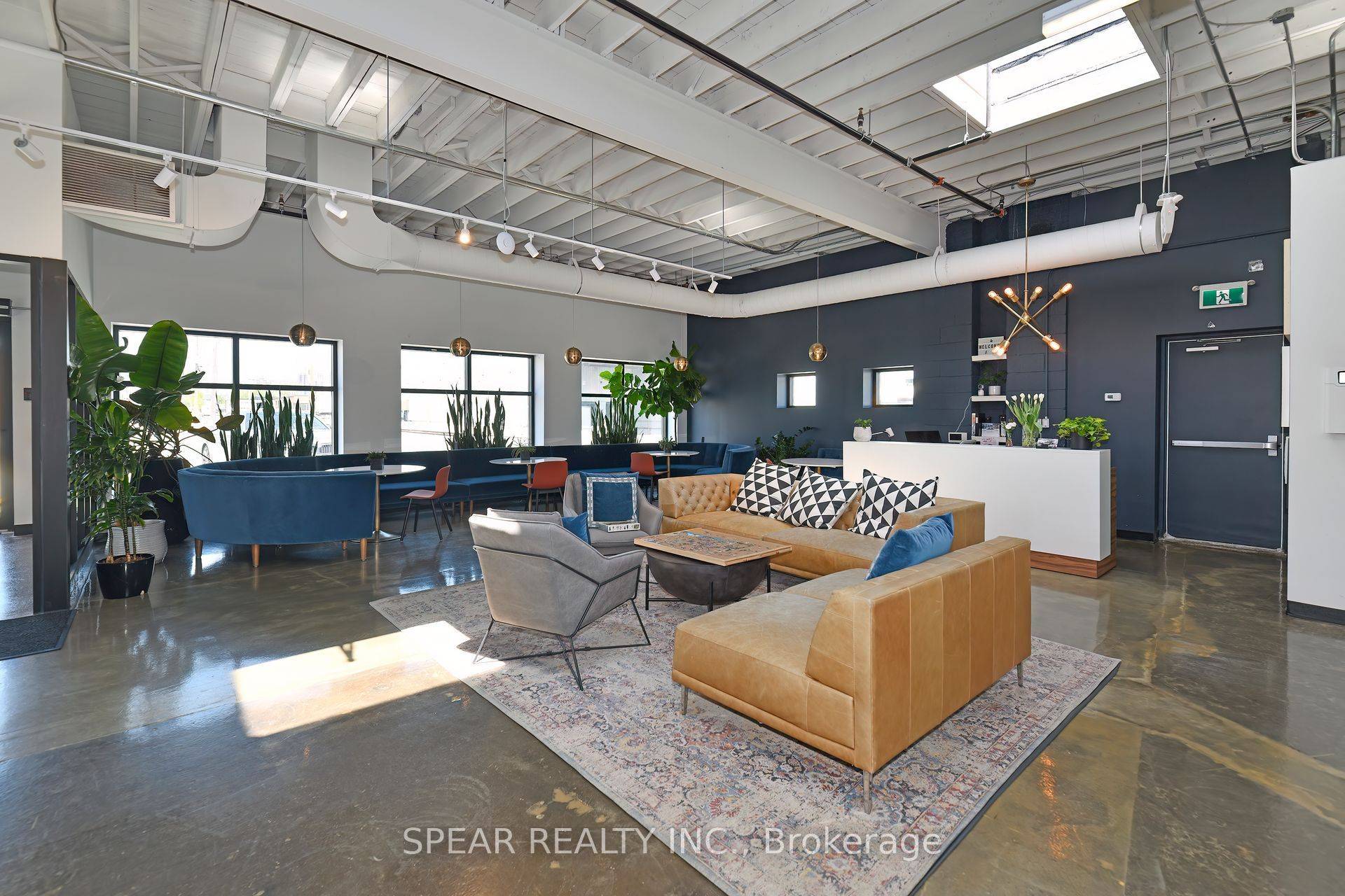 Toronto W08, ON M8Z 2S6,39 Advance RD