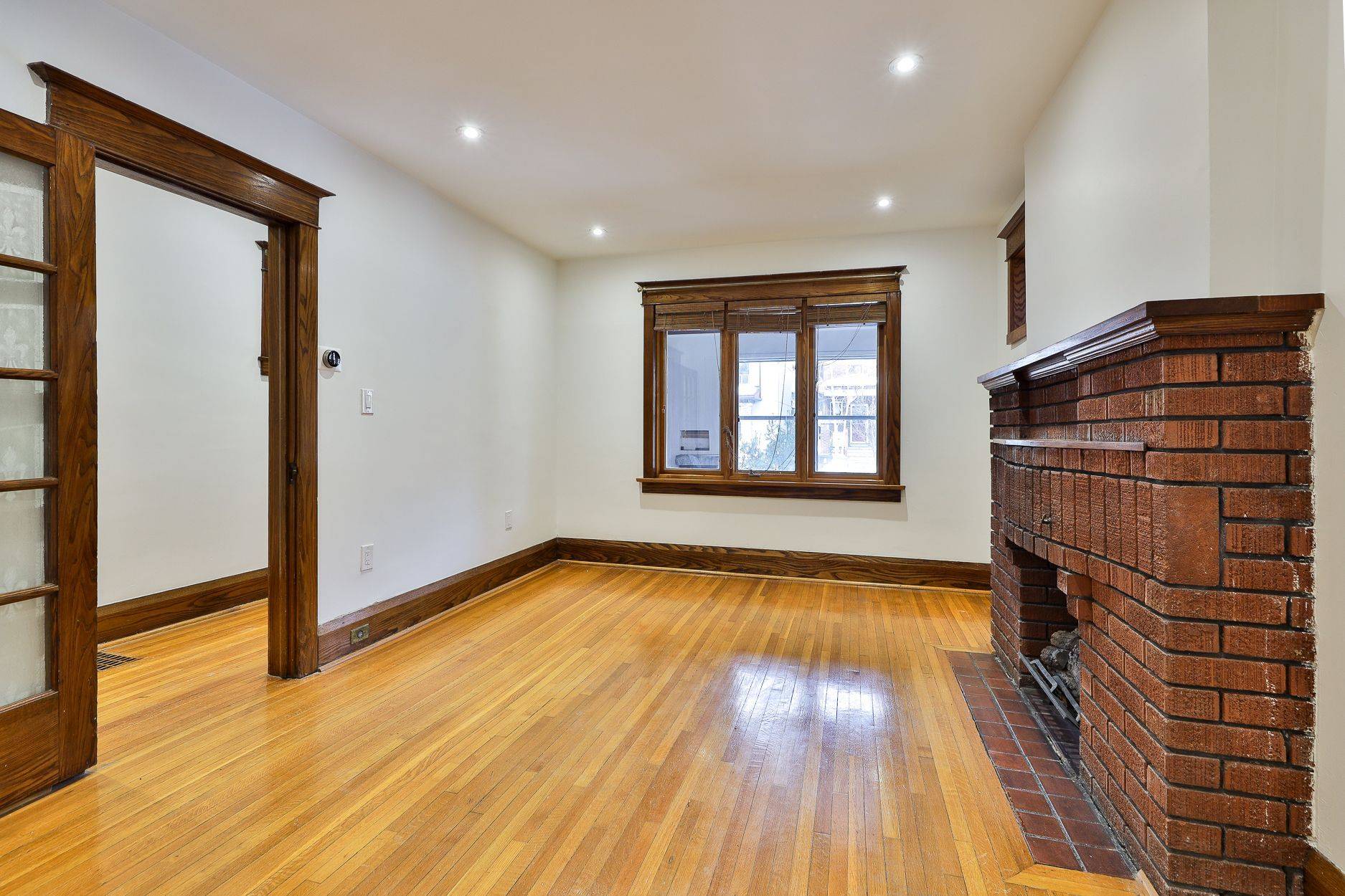 Toronto W01, ON M6R 1L1,111A Wright AVE