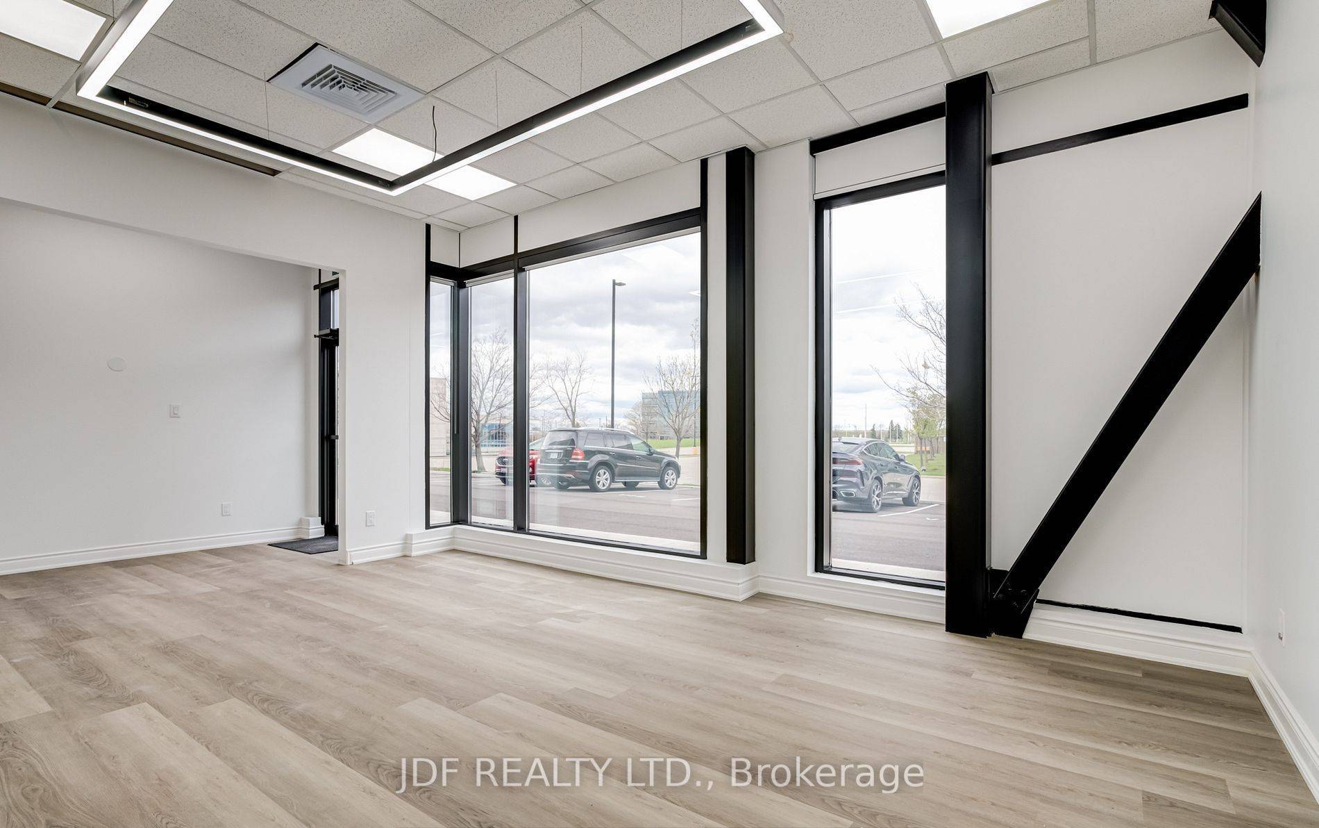 Mississauga, ON L4W 5M8,5270 Solar DR #16/17