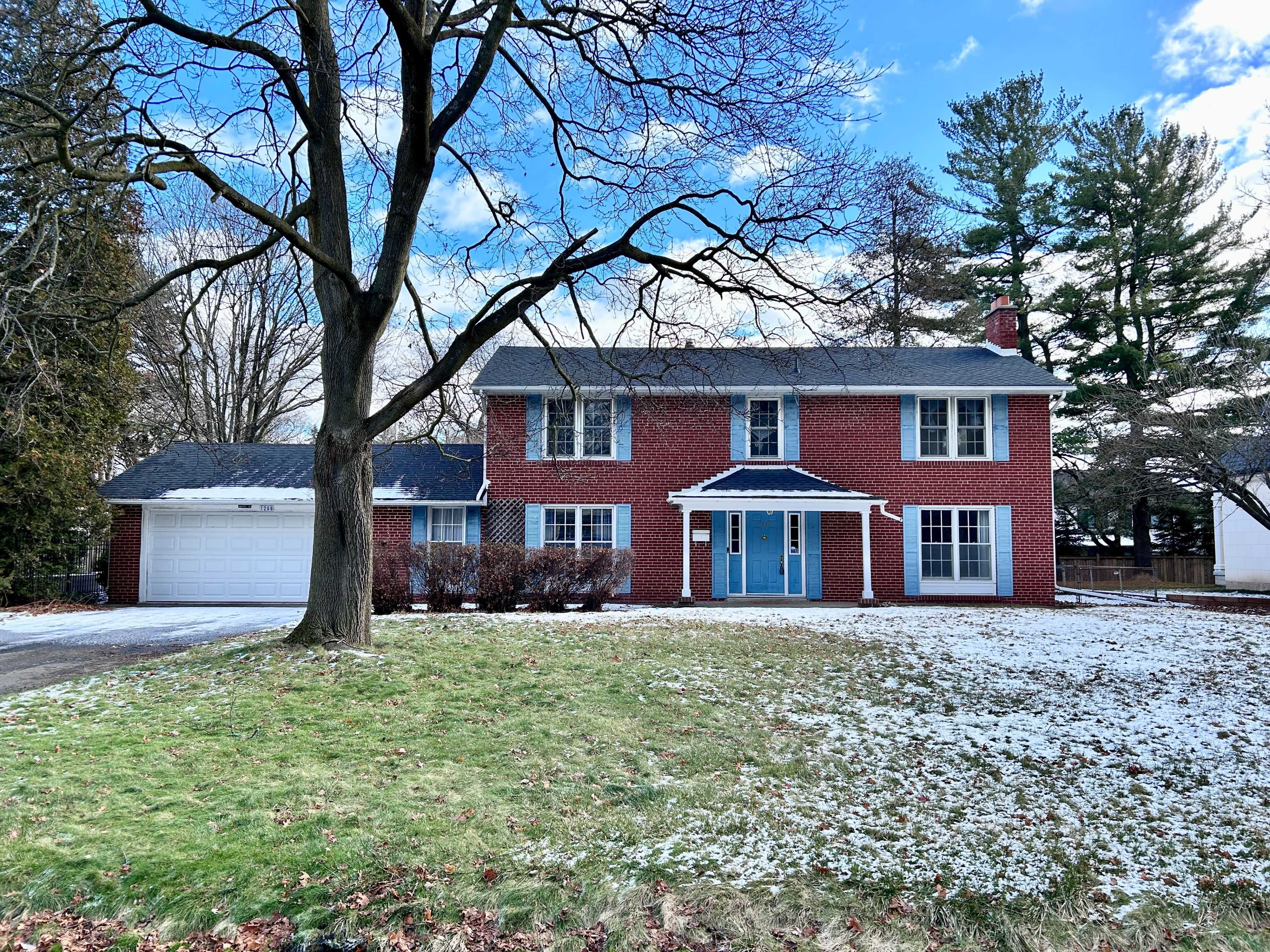 Oakville, ON L6J 1W3,1268 Cleaver DR