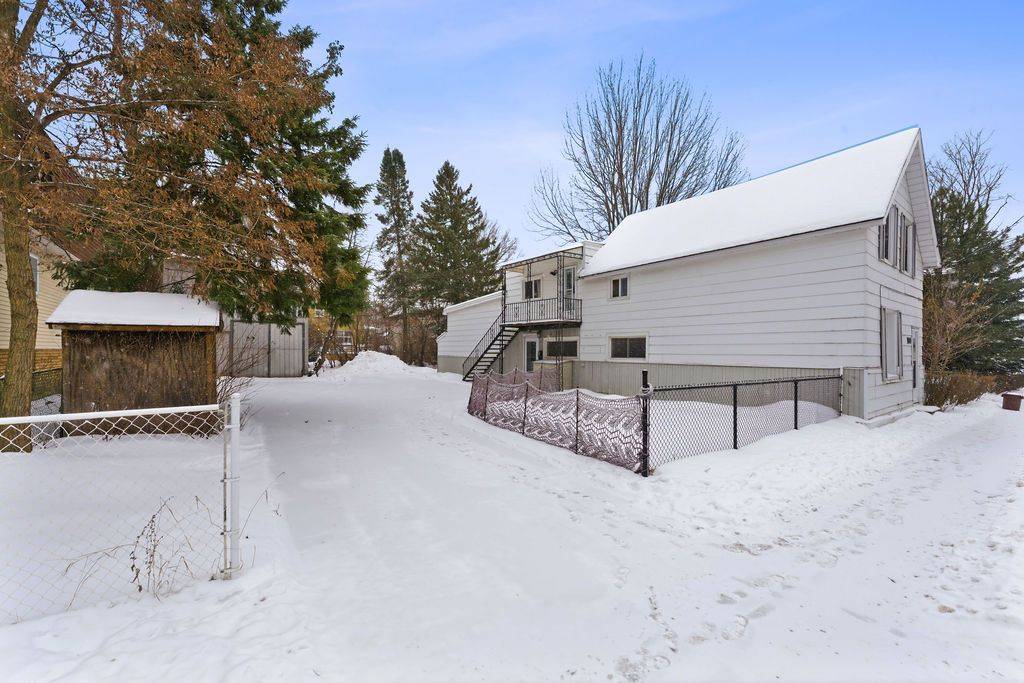 Vanier And Kingsview Park, ON K1L 8A3,100 Barrette ST