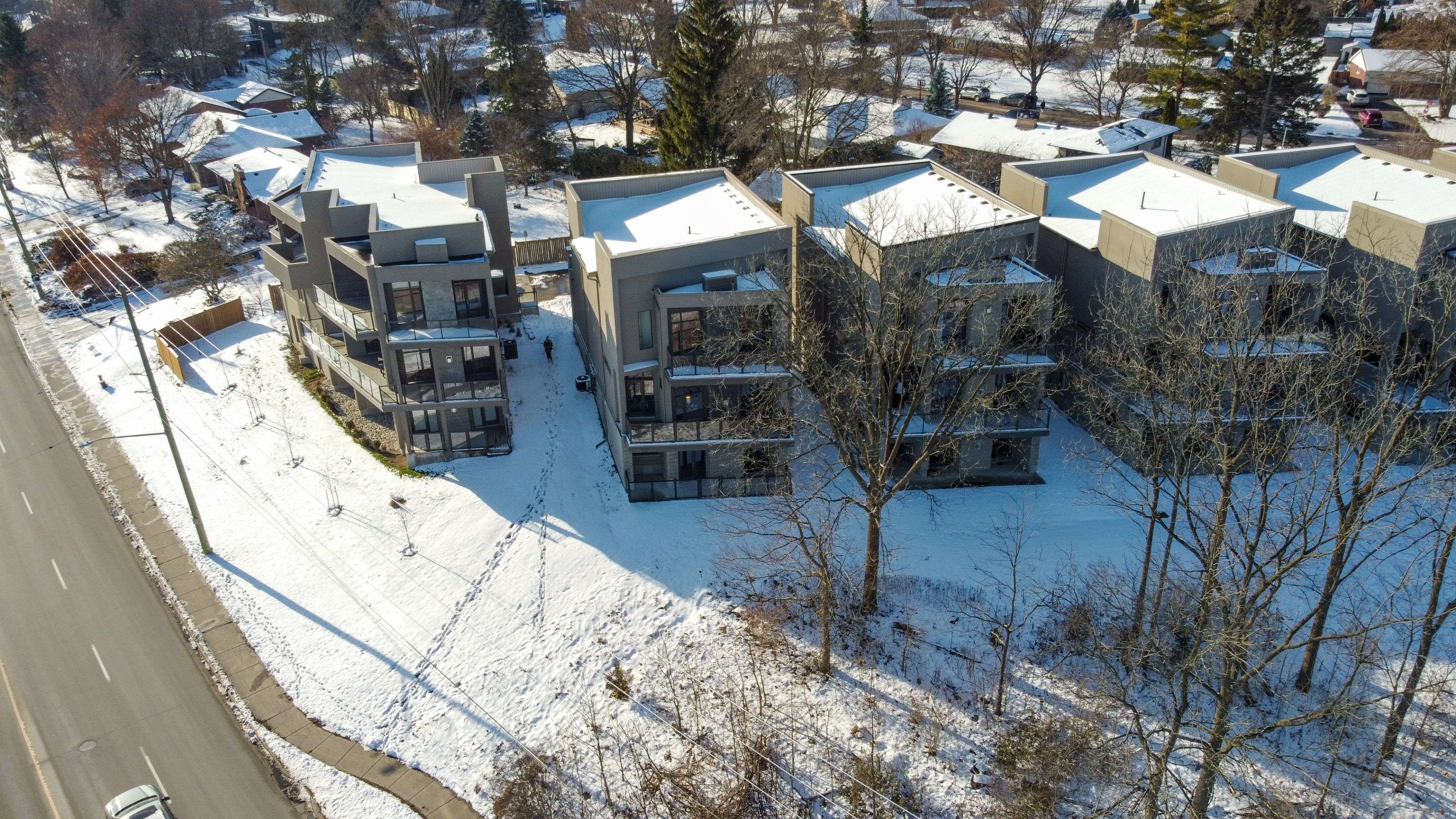 London North, ON N6H 0H2,495 Oakridge DR #11