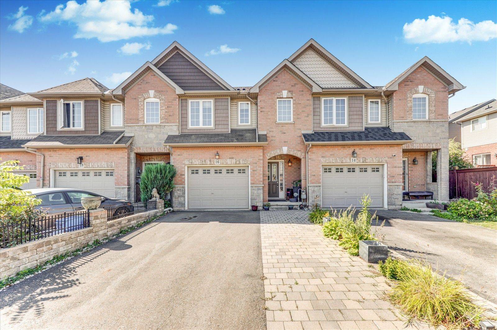 Hamilton, ON L8E 5C3,16 Palacebeach TRL