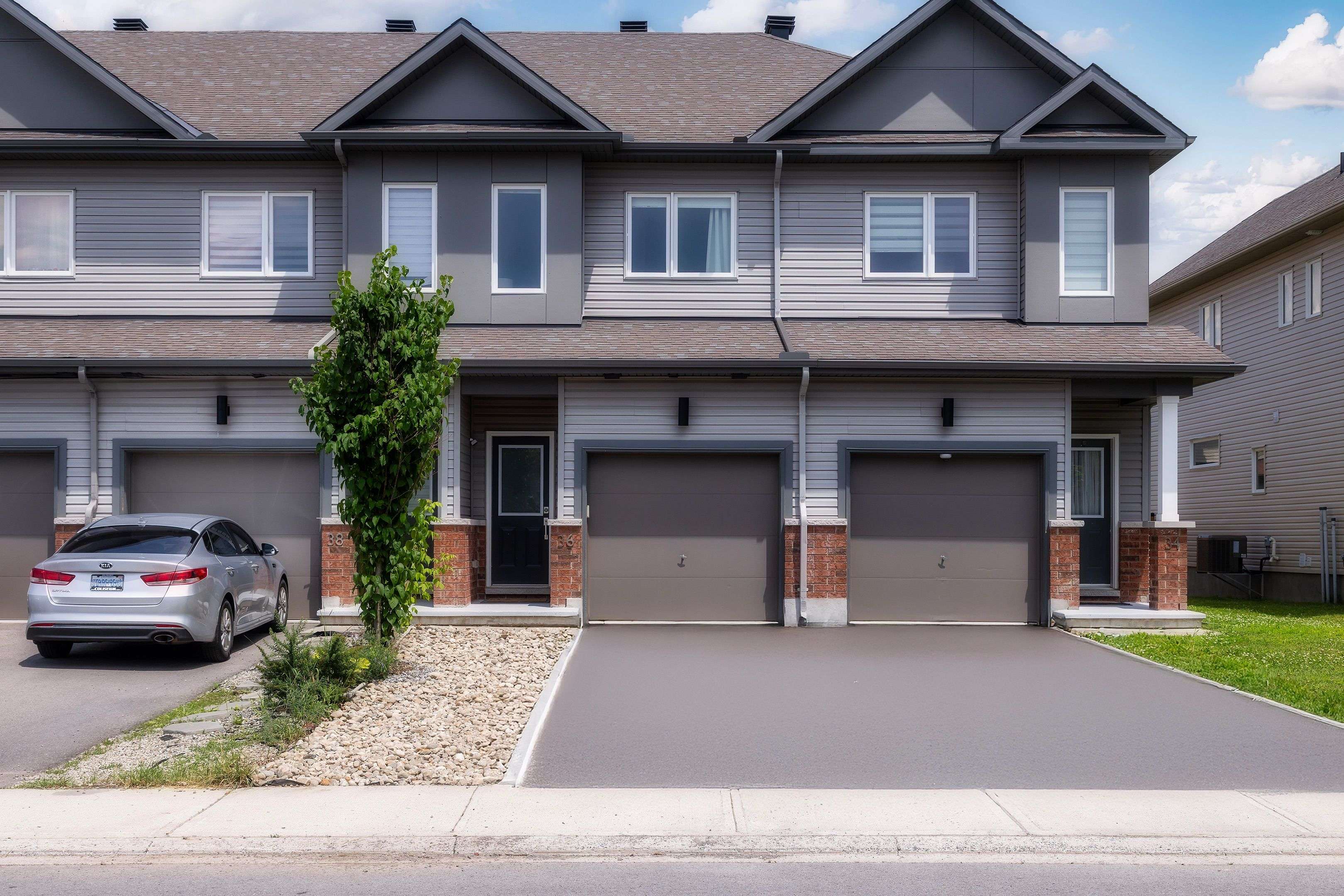 Arnprior, ON K7S 0C6,36 Mona Mcbride DR