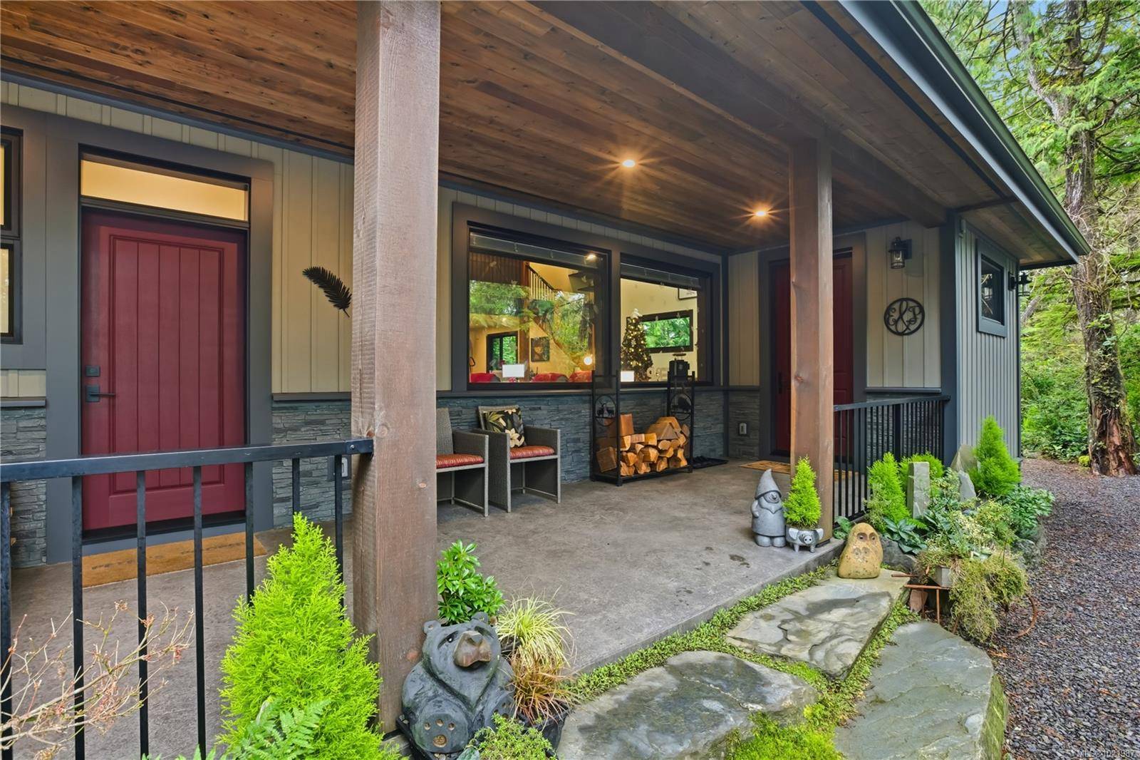 Ucluelet, BC V0R 3A0,1708 Rainforest Lane