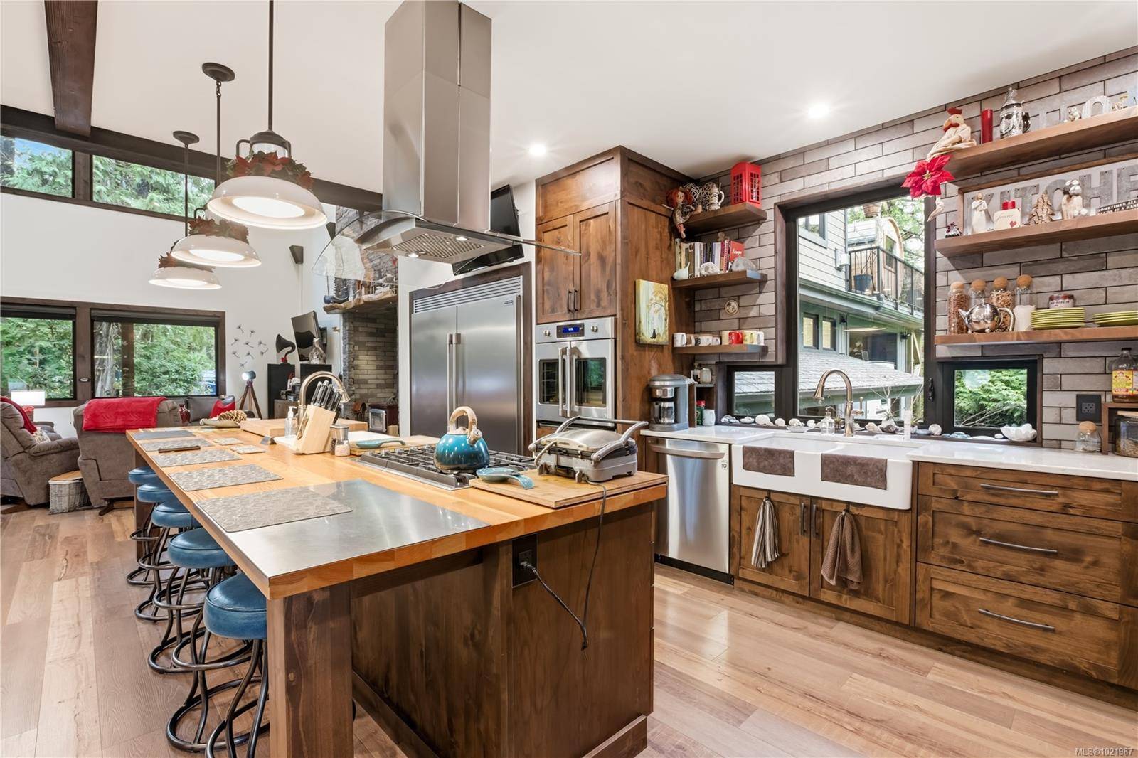 Ucluelet, BC V0R 3A0,1708 Rainforest Lane