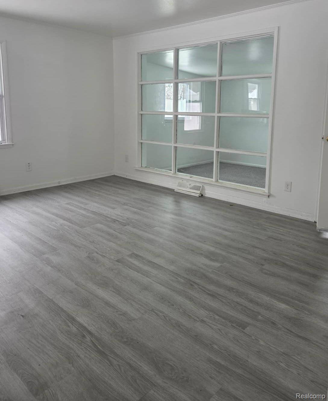 Oak Park, MI 48237,12851 SARATOGA ST