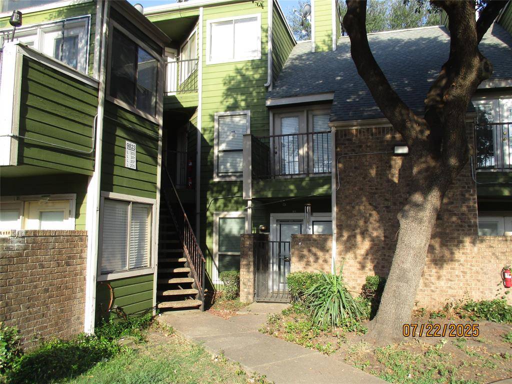 Dallas, TX 75243,9823 Walnut Street #207