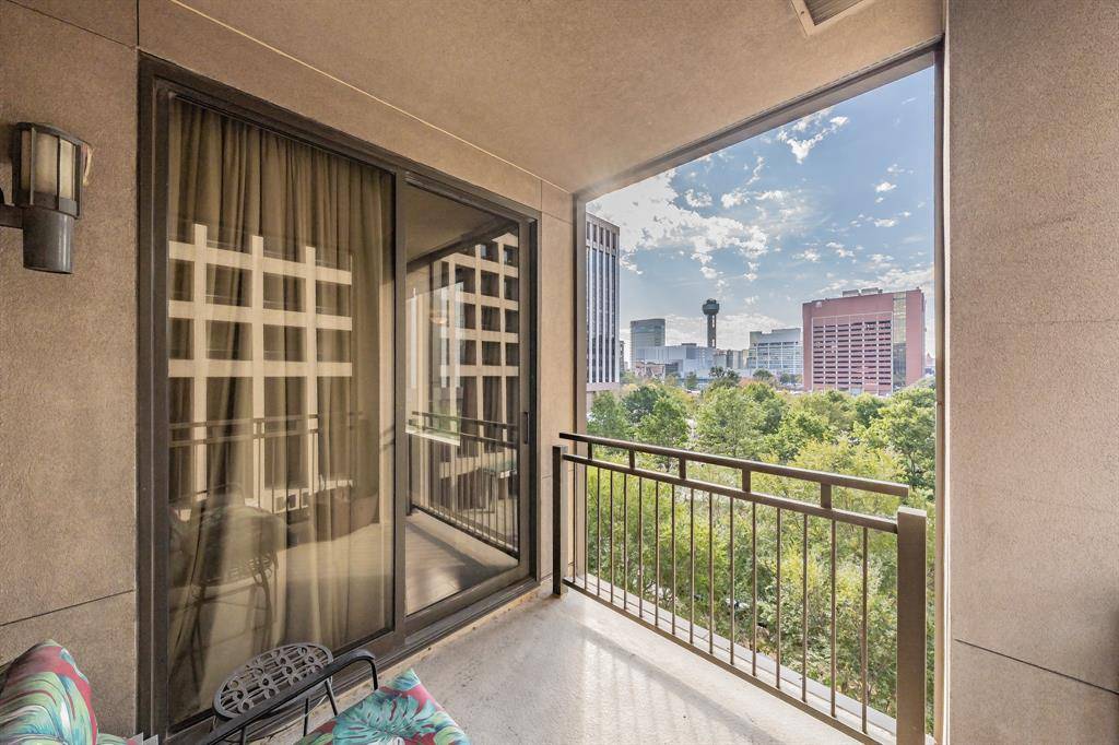 Dallas, TX 75202,1200 Main Street #306