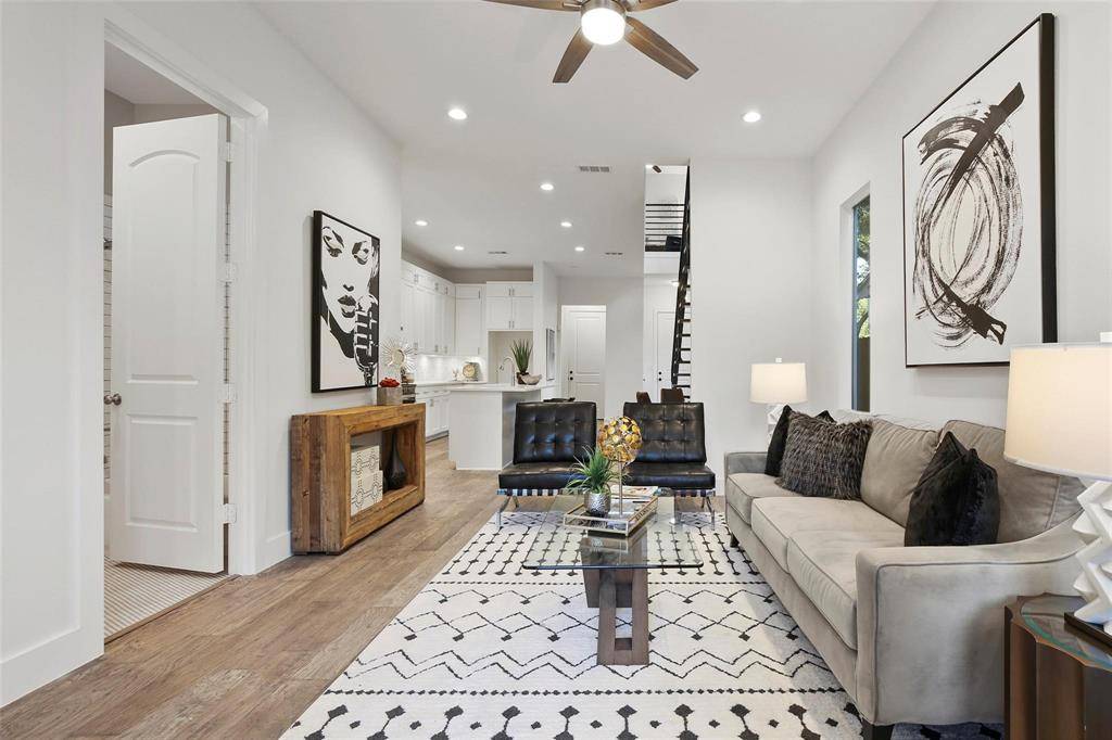 Dallas, TX 75208,933 W 8th Street