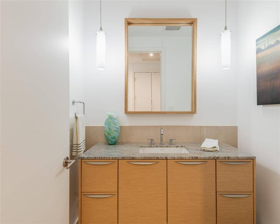 Dallas, TX 75201,2900 McKinnon Street #1503