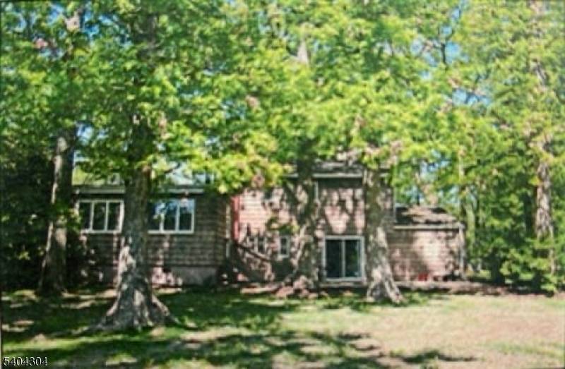 Livingston Twp., NJ 07039,14 Bunyan Dr