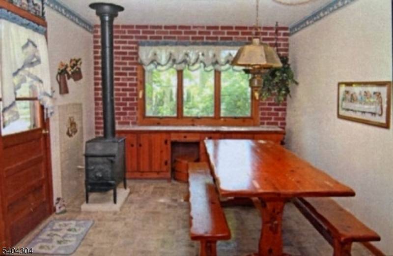 Livingston Twp., NJ 07039,14 Bunyan Dr