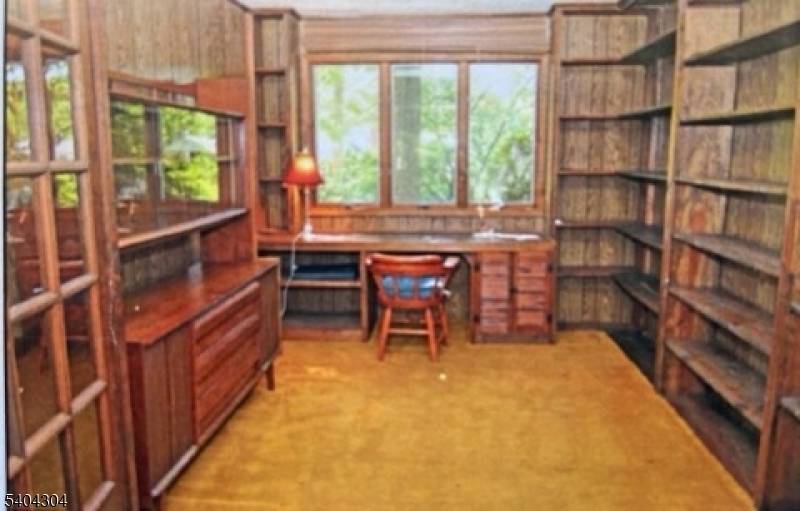 Livingston Twp., NJ 07039,14 Bunyan Dr