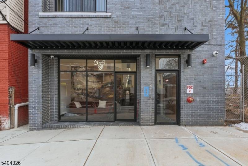 Newark City, NJ 07107,109 N 7Th St