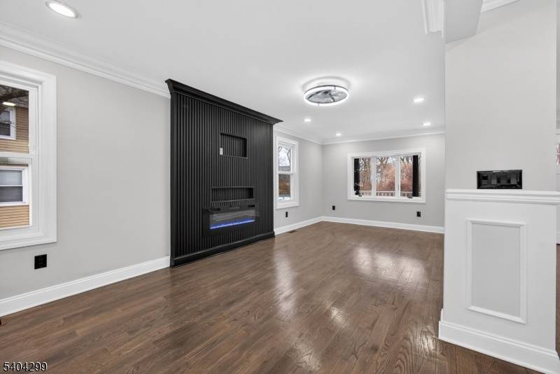 Roxbury Twp., NJ 07847,884 Route 46