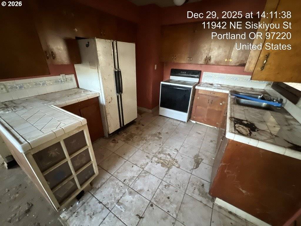 Portland, OR 97220,11942 NE SISKIYOU ST