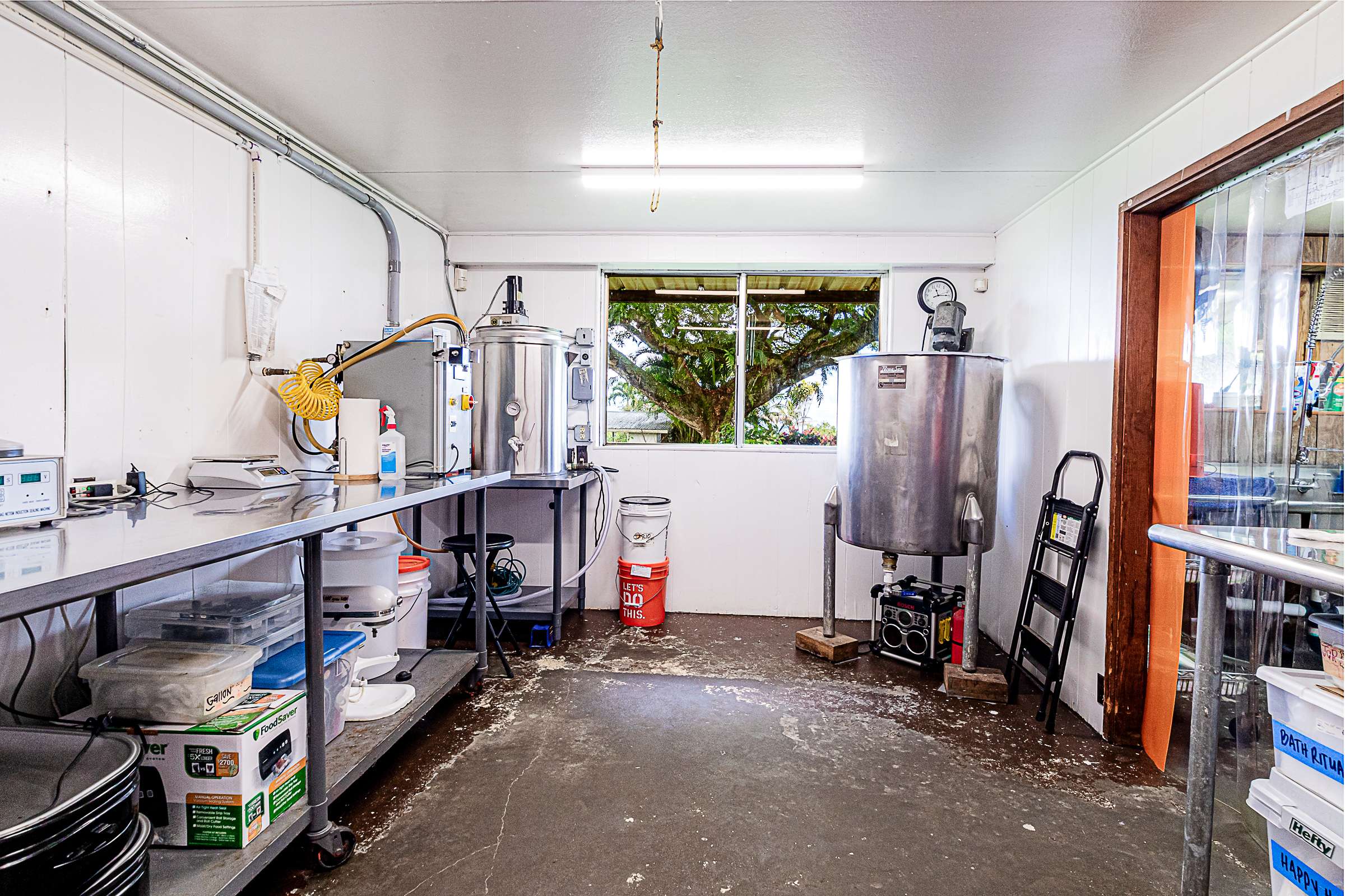 Hilo, HI 96720,195 WAIKAHE RD