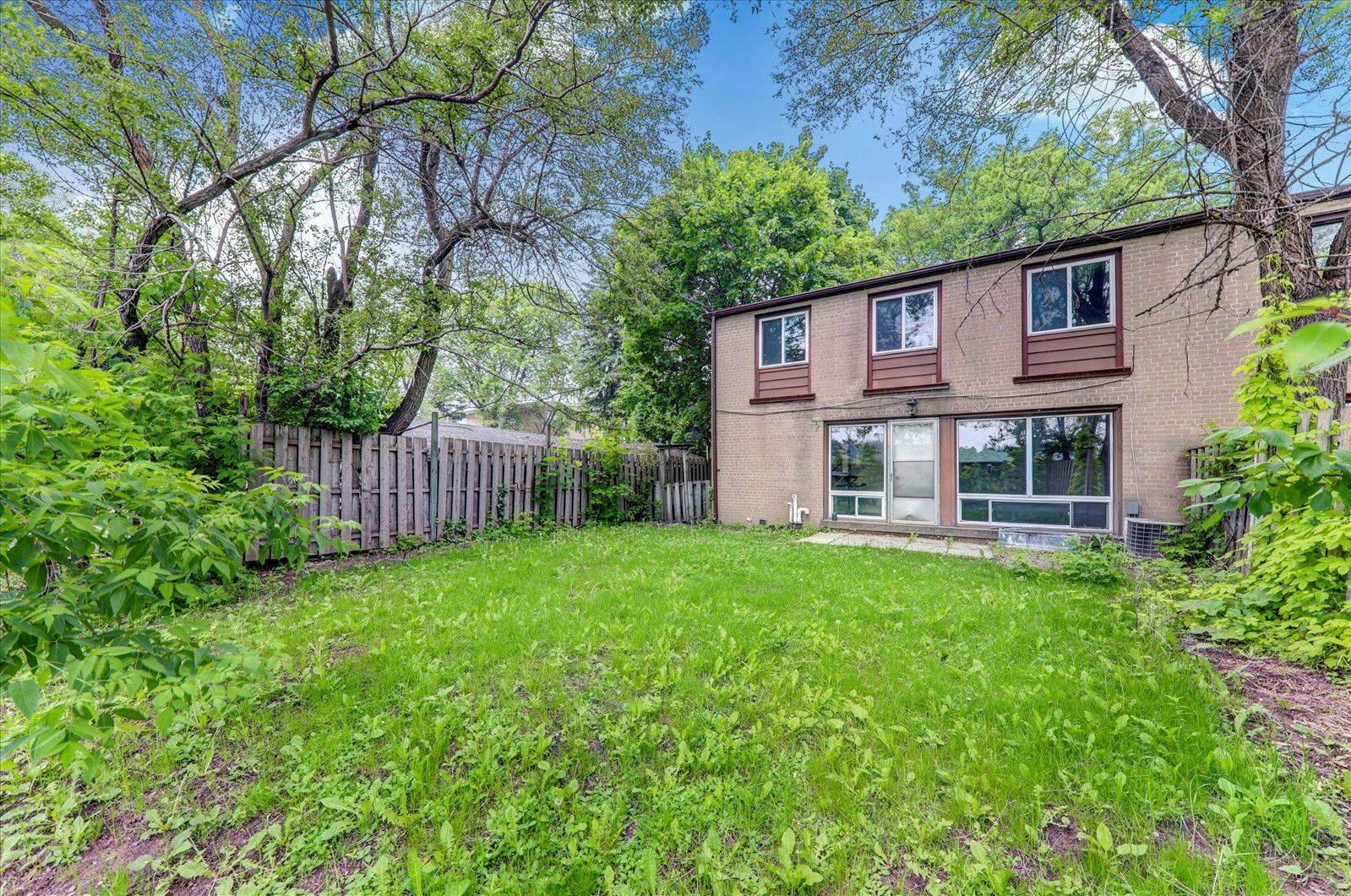 Toronto C15, ON M2K 1A3,59A Talara DR S