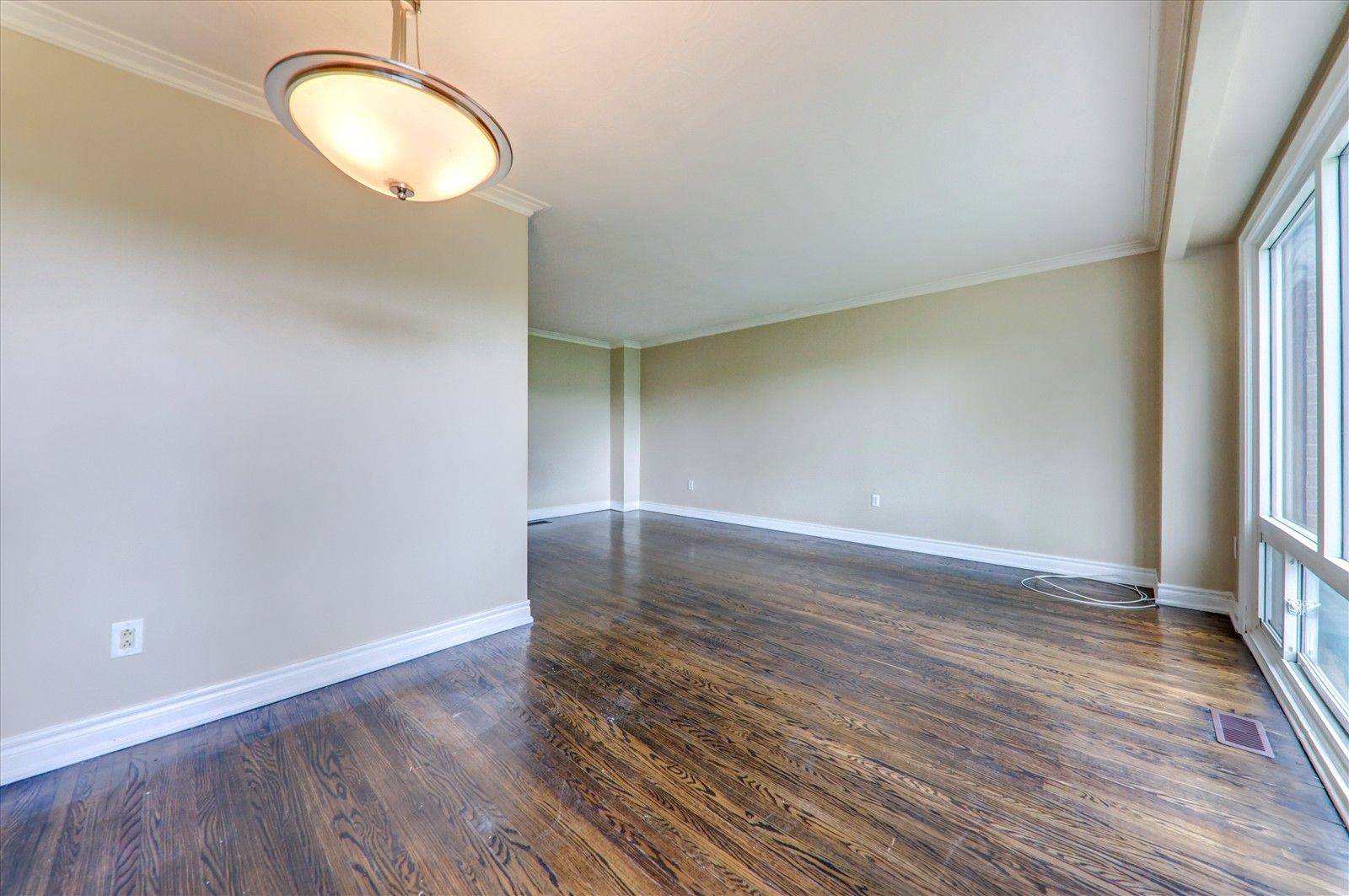 Toronto C15, ON M2K 1A3,59A Talara DR S