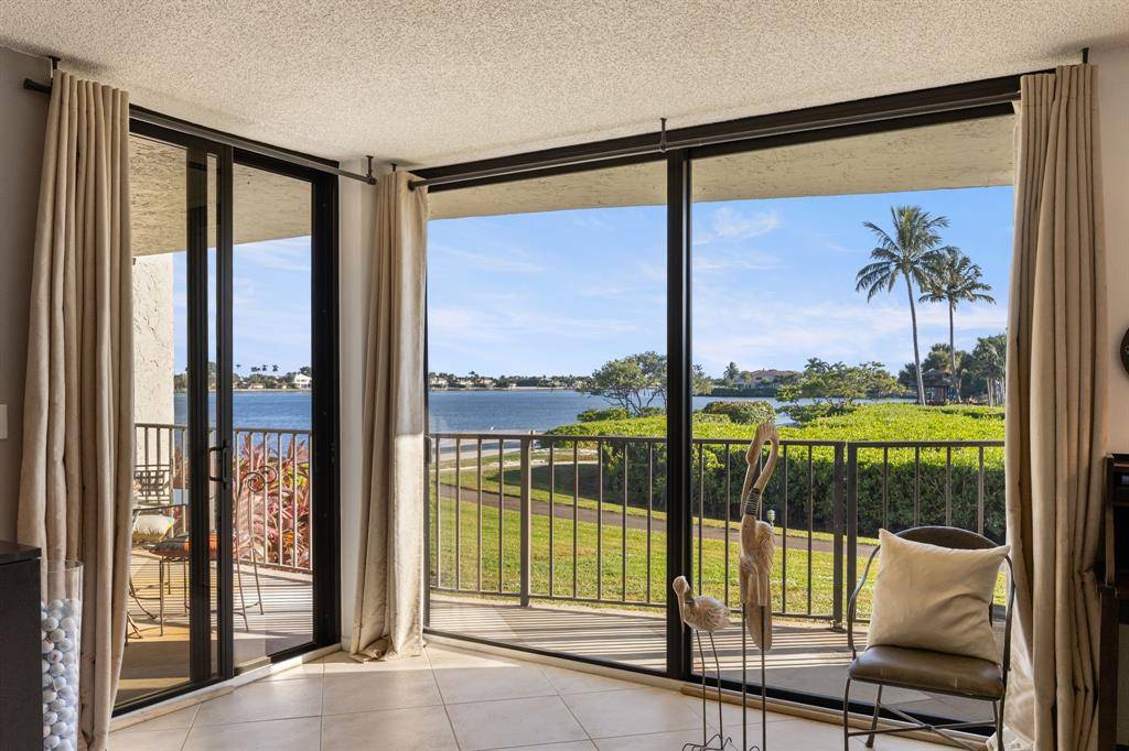 Hypoluxo, FL 33462,7020 Half Moon Cir #105