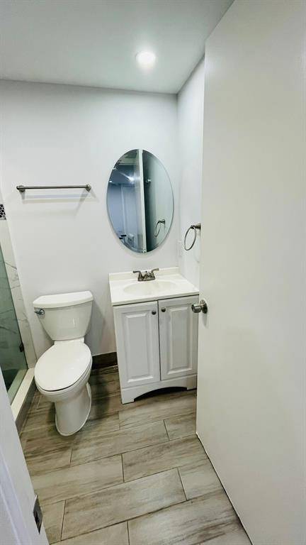 Fort Lauderdale, FL 33309,1031 NW 49th St # 1