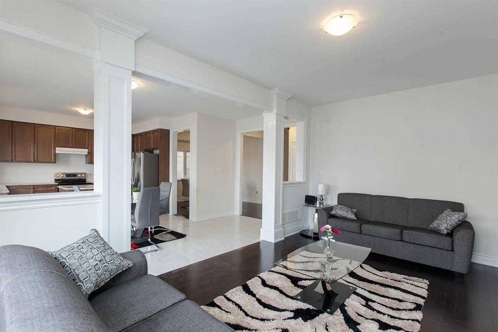 Bradford West Gwillimbury, ON L3Z 0X8,109 Milby CRES