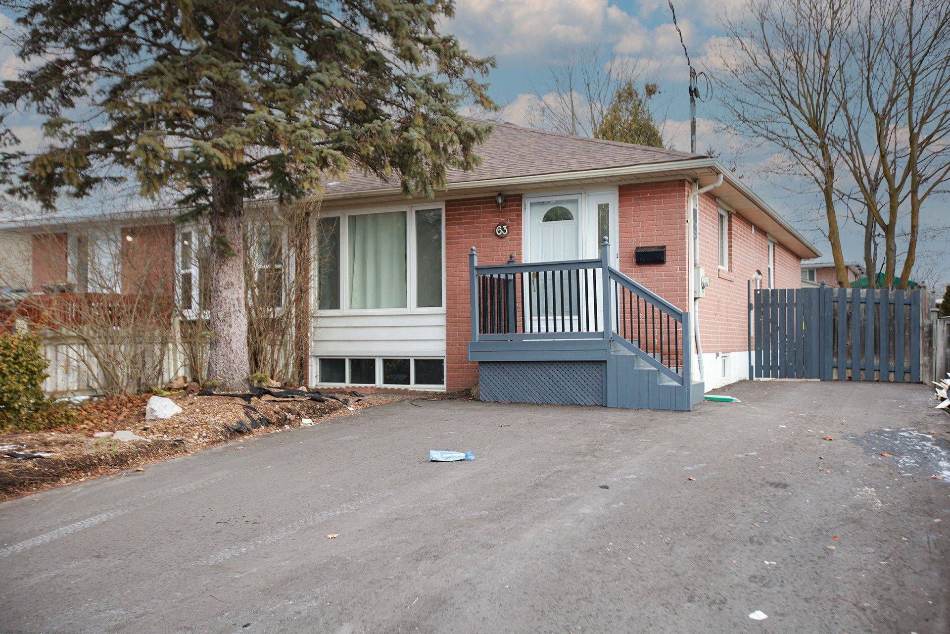 Newmarket, ON L3Y 4P9,63 Newbury DR #Bsmt
