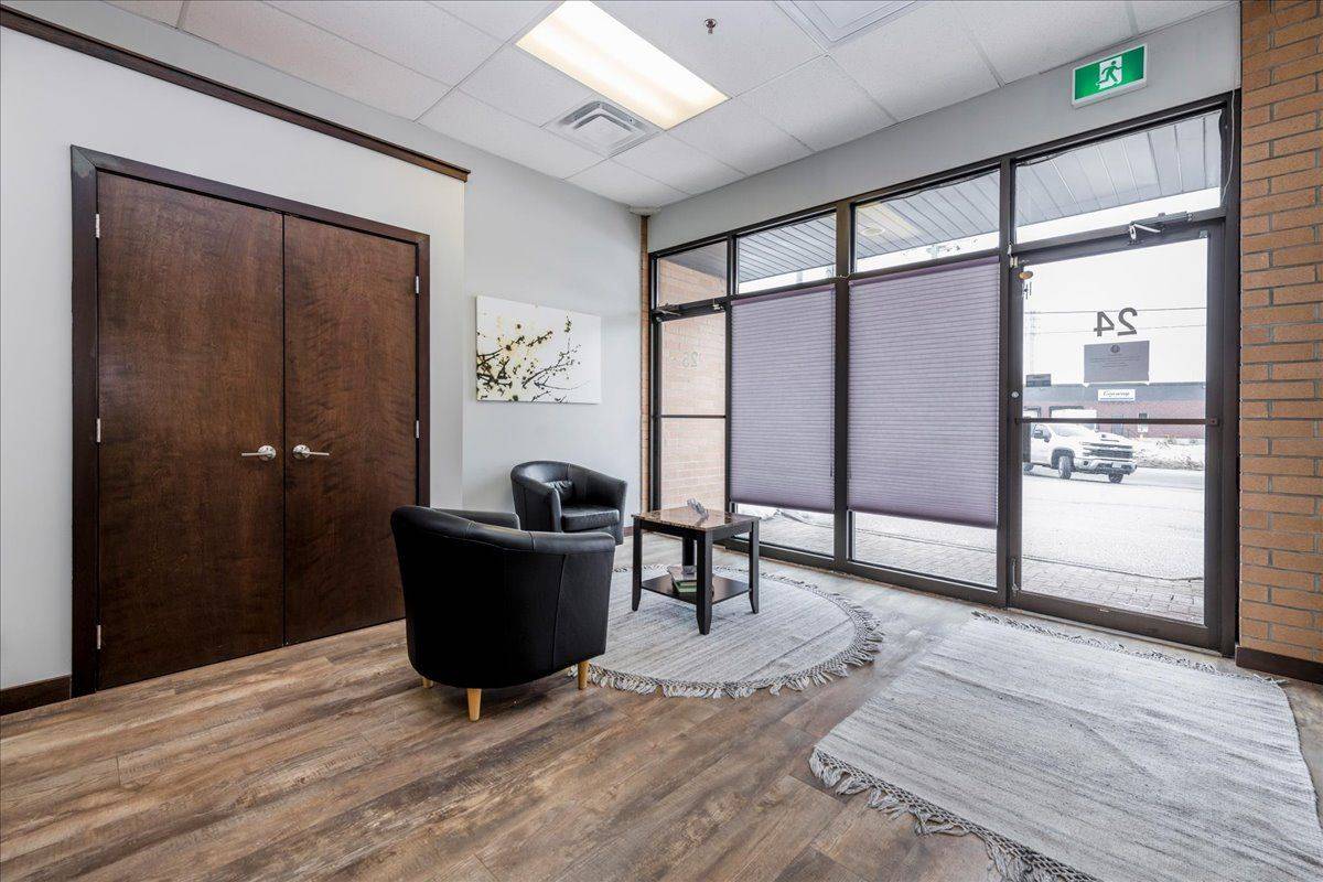 Barrie, ON L4N 7W5,11 Patterson RD #24 & 25