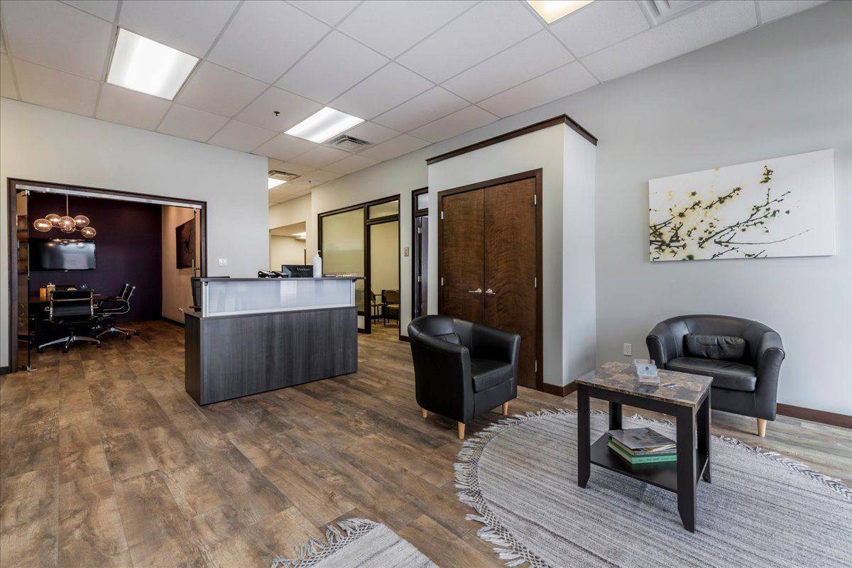 Barrie, ON L4N 7W5,11 Patterson RD #24 & 25