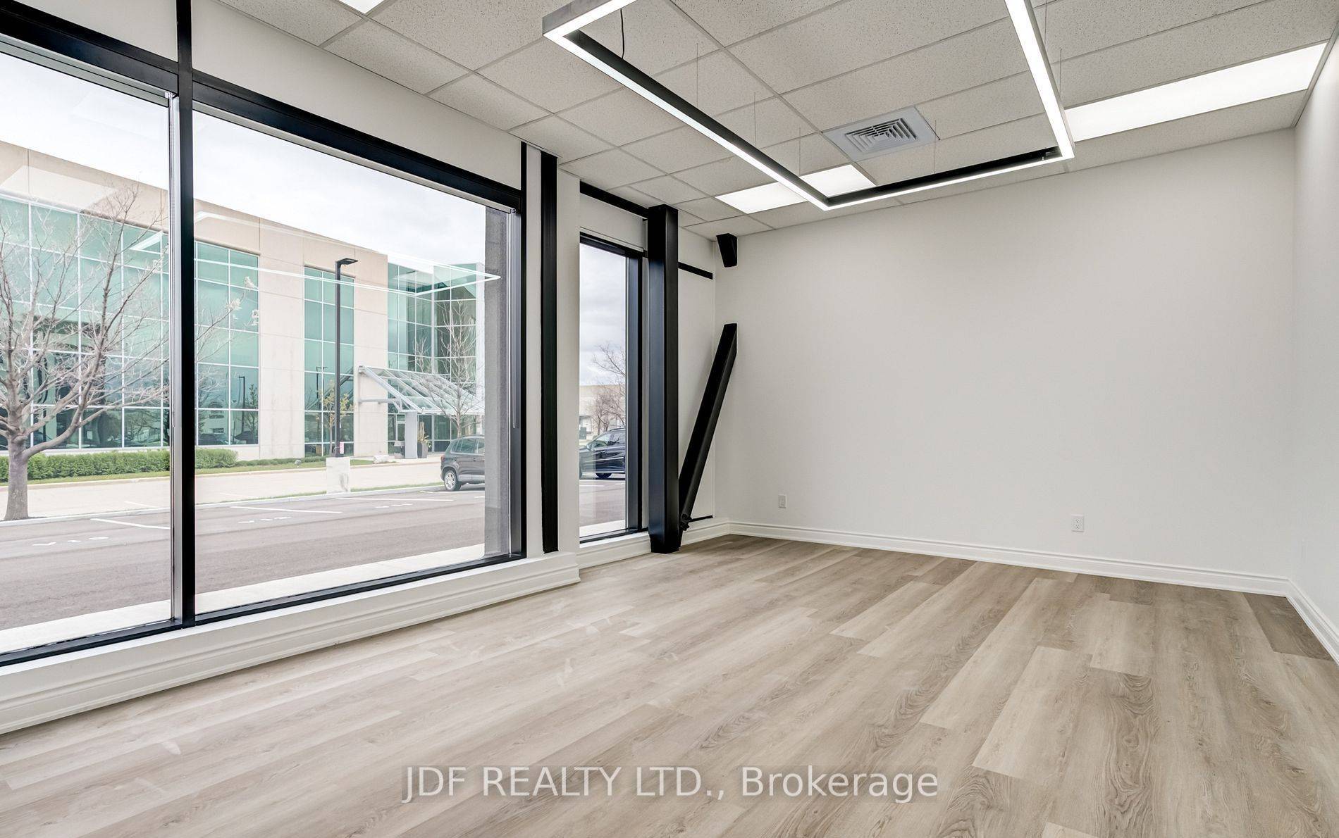 Mississauga, ON L4W 5M8,5270 Solar DR #16/17