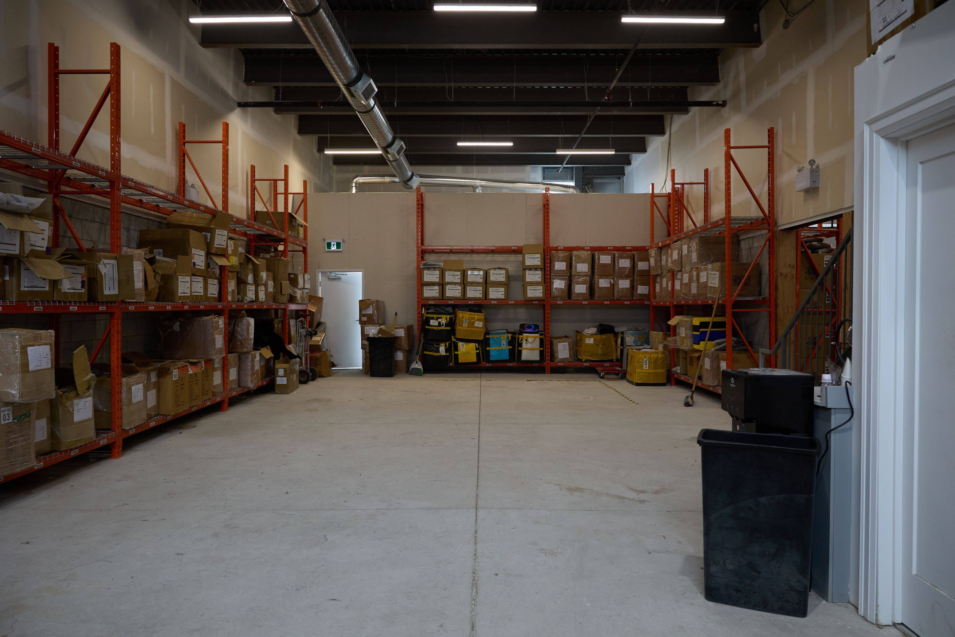 Mississauga, ON L4W 5M8,5270 Solar DR #16/17