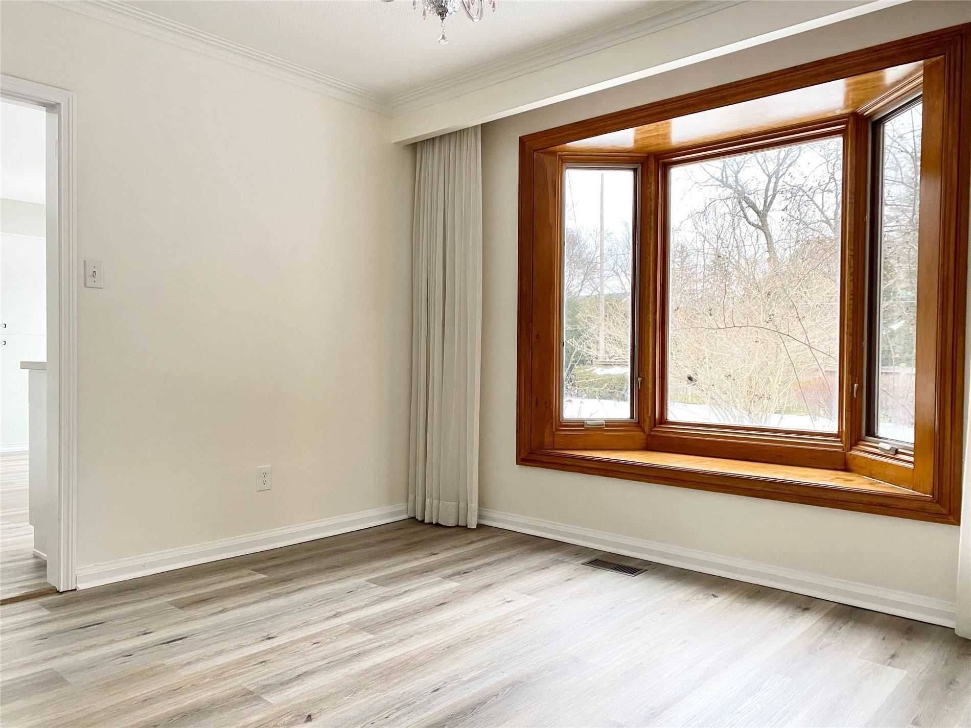 Oakville, ON L6J 1W3,1268 Cleaver DR