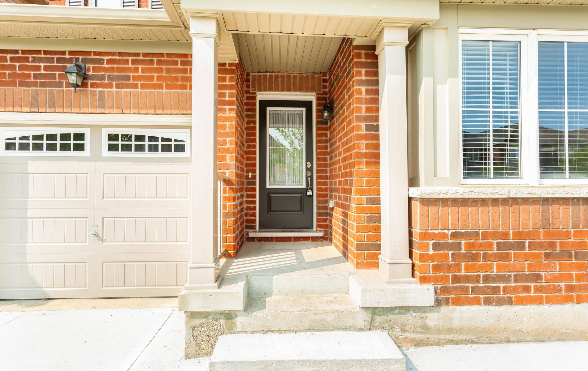 Milton, ON L9T 8N9,261 Gleave ( Upper Level) TER