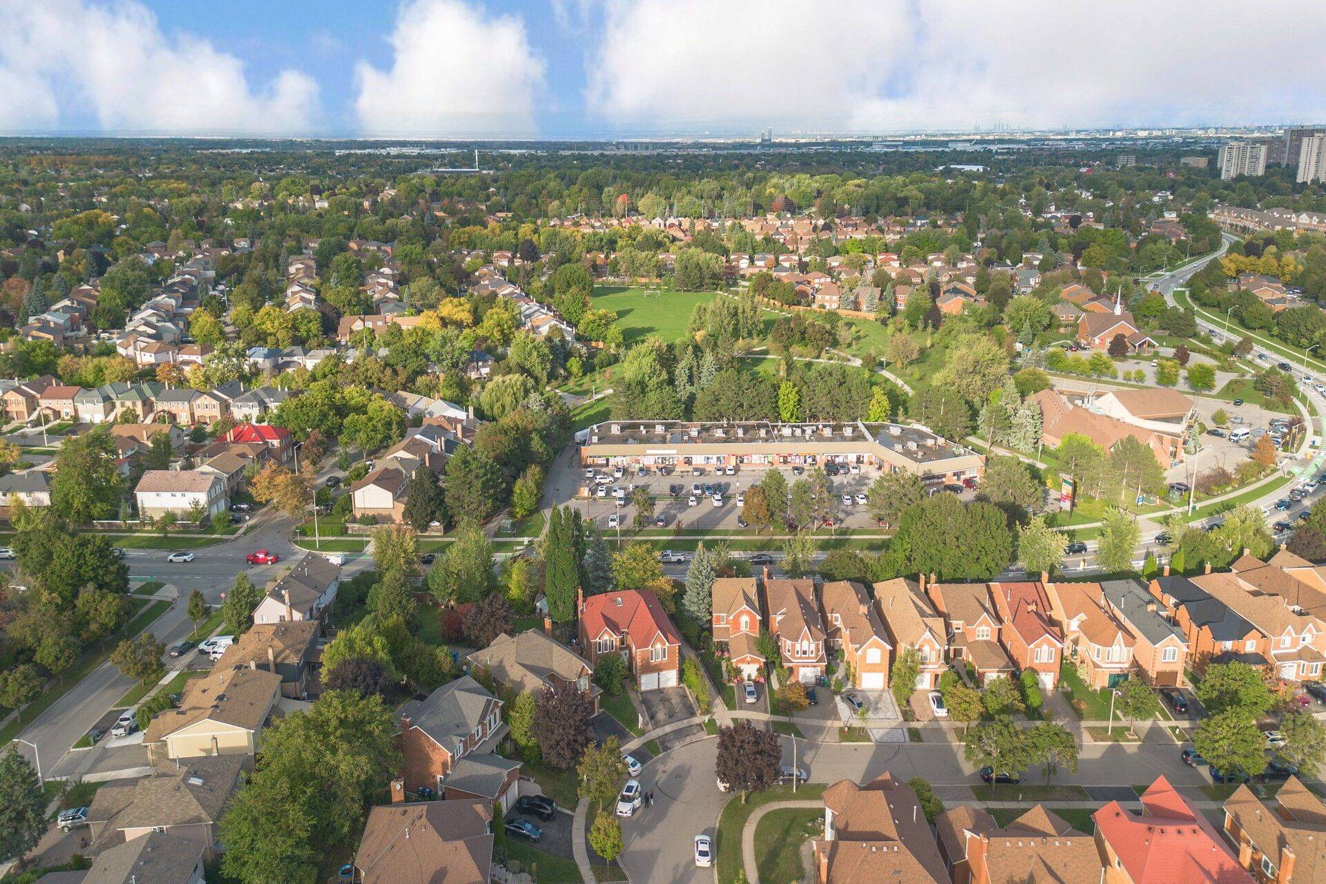 Brampton, ON L6S 5V8,74 Leeward DR N