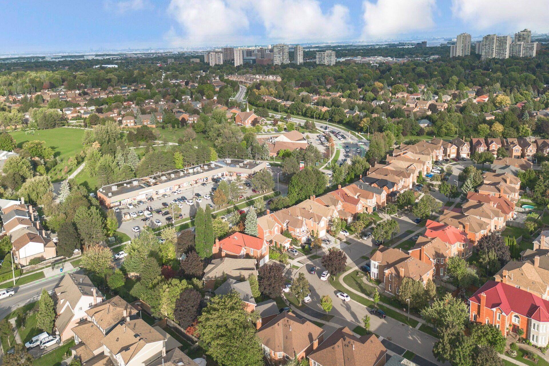 Brampton, ON L6S 5V8,74 Leeward DR N