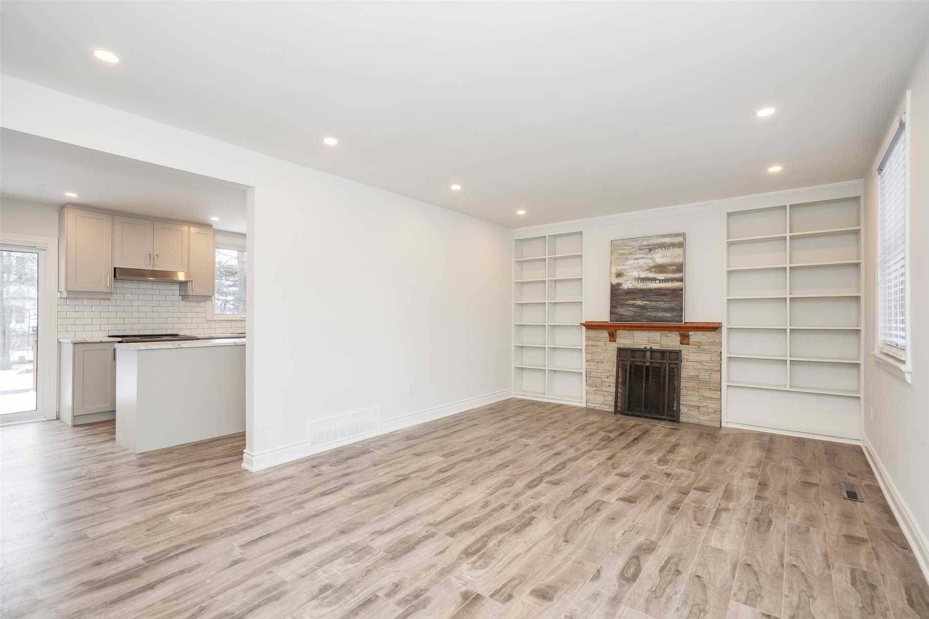 Burlington, ON L7L 2N4,224 POPLAR DR