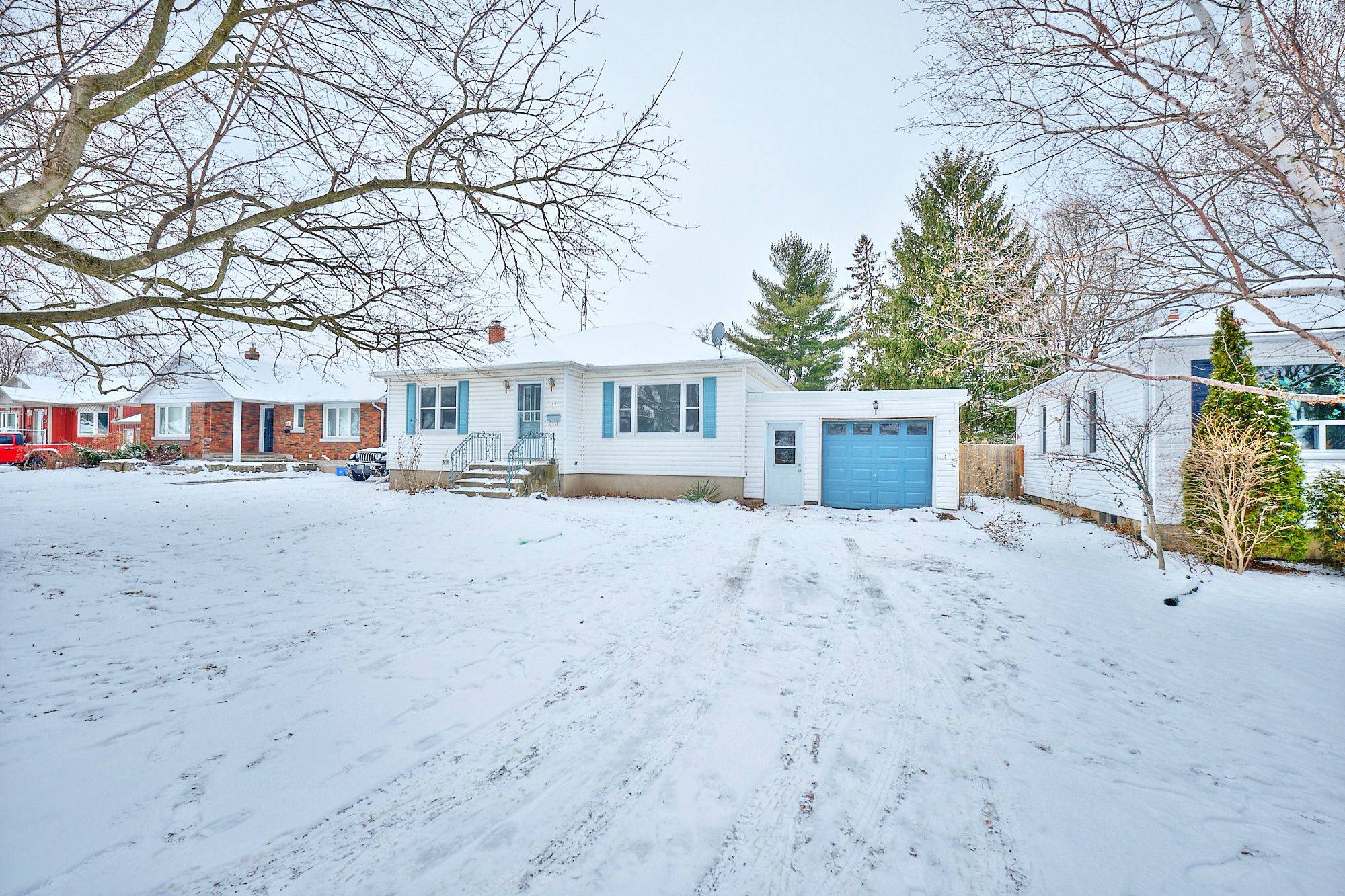 St. Catharines, ON L2N 3S4,17 Lora ST