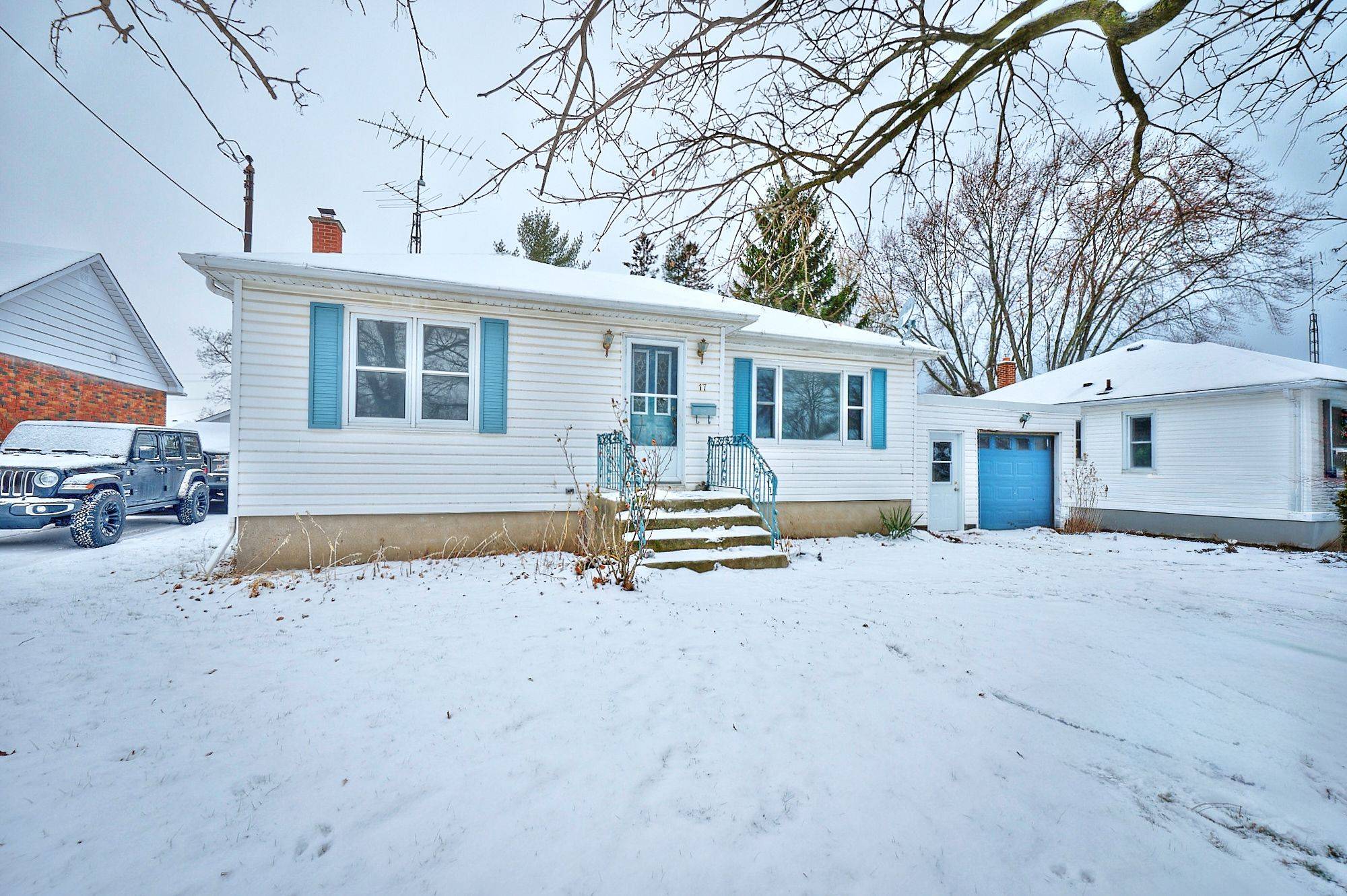 St. Catharines, ON L2N 3S4,17 Lora ST