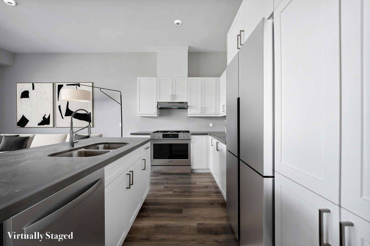 Thorold, ON L2V 0J9,121 Ivy CRES