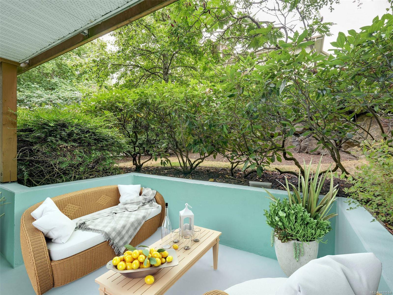 Saanich, BC V8Z 7J1,494 Marsett Pl #104