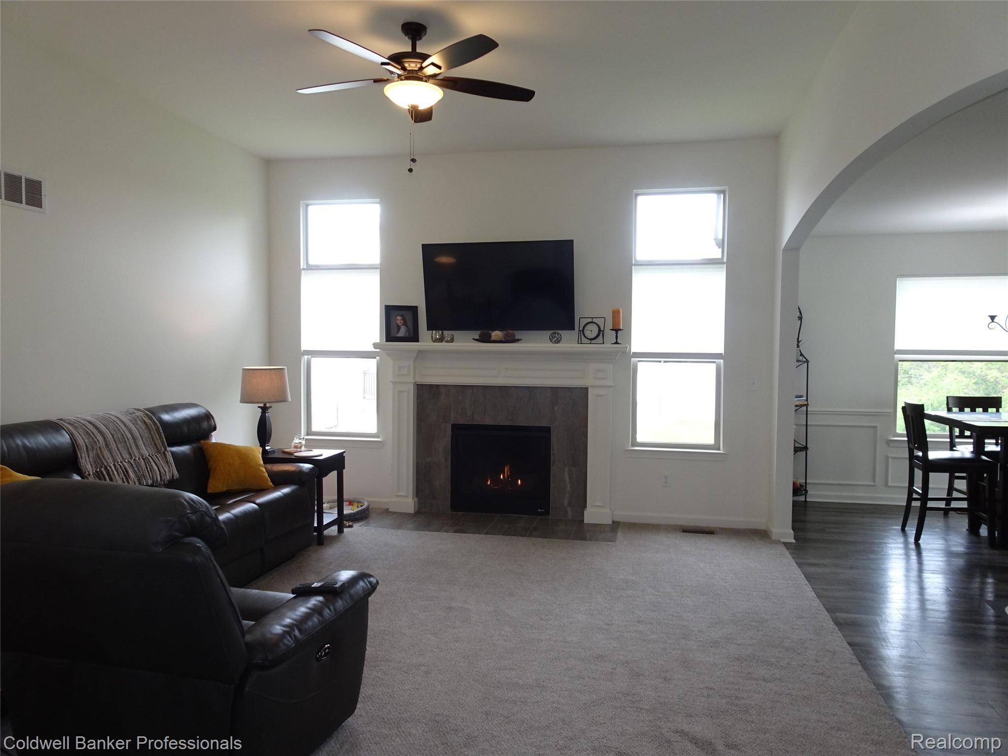 Burton, MI 48509,5399 Swan DR