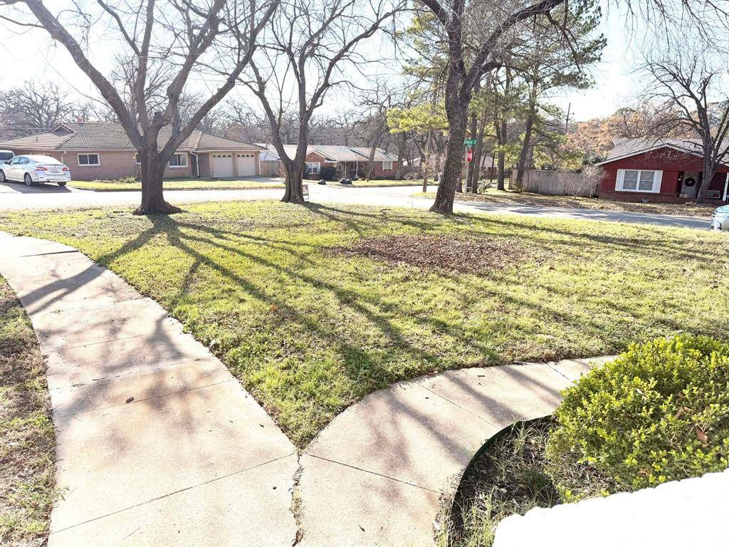 Hurst, TX 76053,1112 Karla Drive