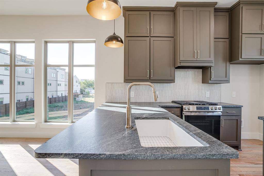 Fort Worth, TX 76107,2824 Weisenberger Street #100