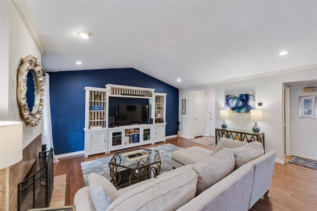 Dallas, TX 75230,10588 High Hollows Drive #281