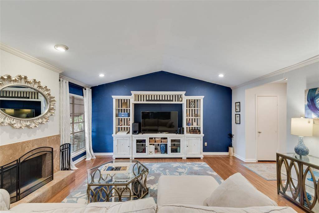 Dallas, TX 75230,10588 High Hollows Drive #281