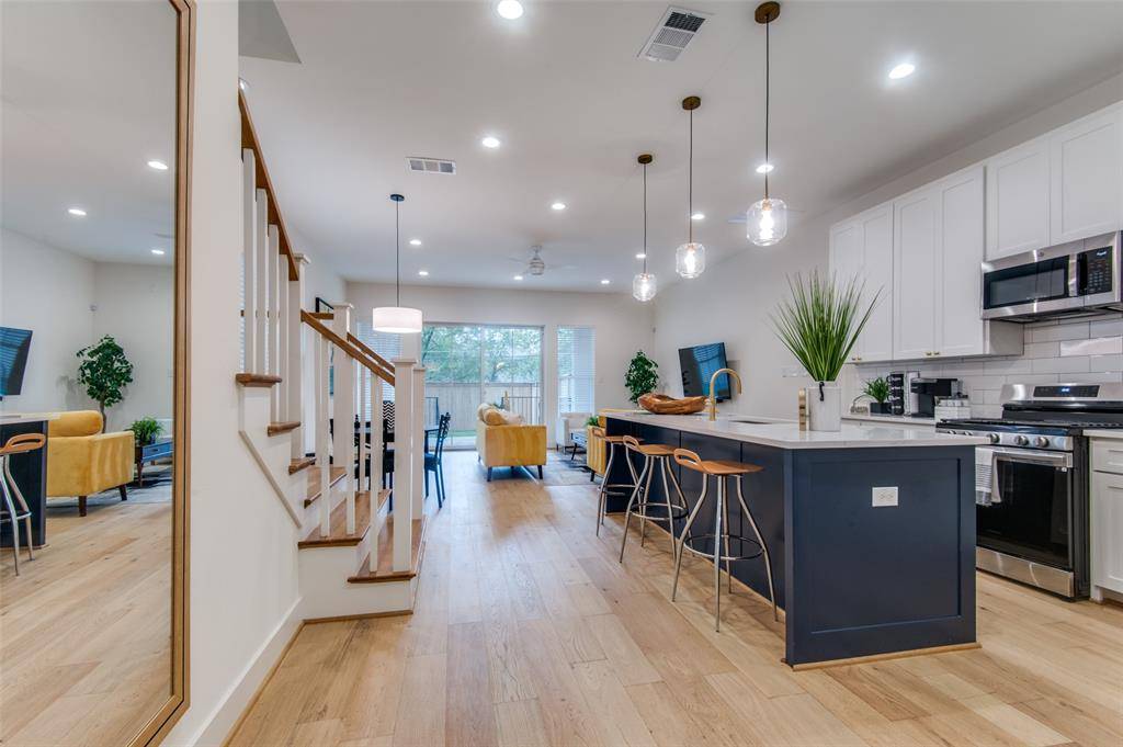 Dallas, TX 75223,1007 Mount Auburn Avenue