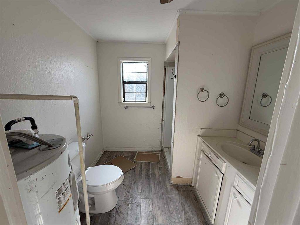 Roscoe, TX 79545,110 Hickory Street