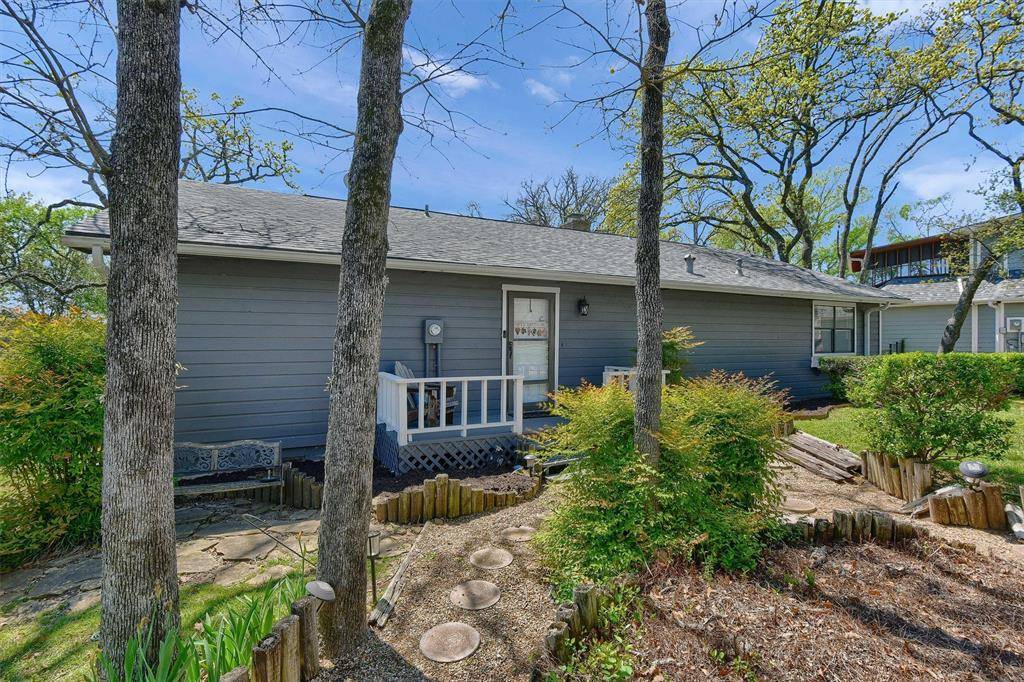 Lake Kiowa, TX 76240,1214 Kiowa Drive E