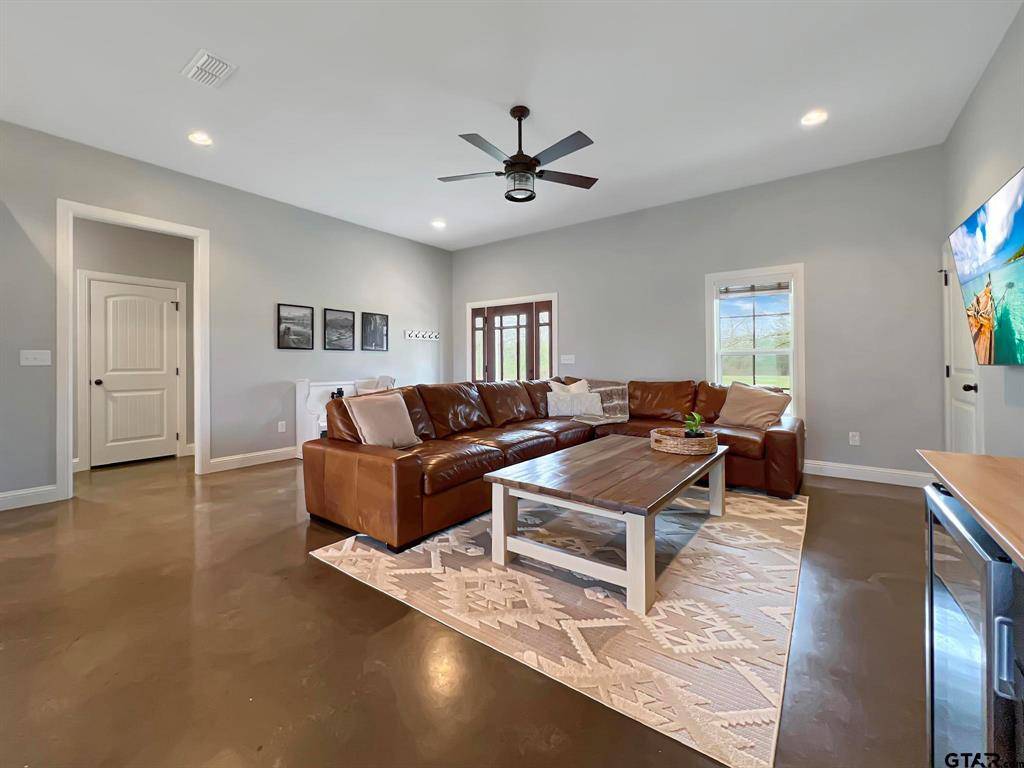 Mineola, TX 75773,20178 County Road 452